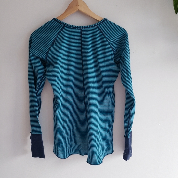 Lululemon Open Your Heart Long Sleeve Heathered Ink / Classic Stripe Reversible - Picture 4 of 16